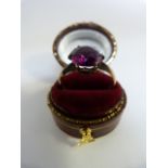 9ct Gold ring with good Garnet