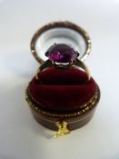 9ct Gold ring with good Garnet