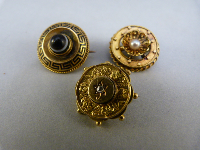 Three small victorian brooches set in yellow metal (unmarked gold?) 1 approx 17.3 diameter central - Image 3 of 4