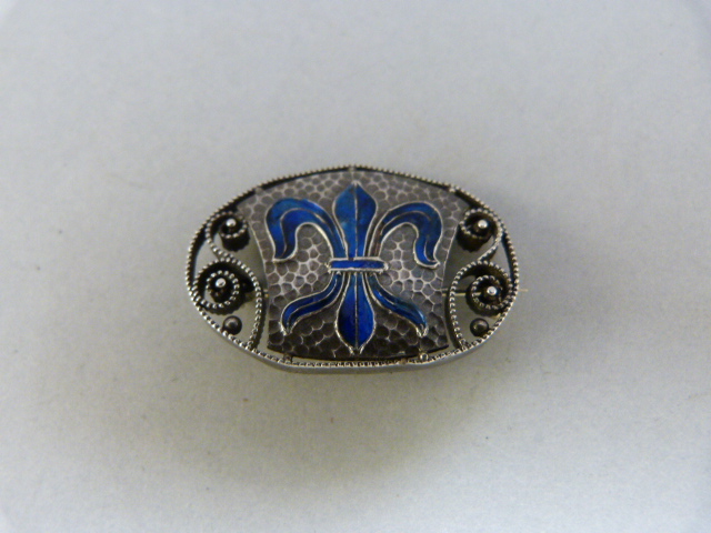 Oval enamel Murle Bennett brooch (early mark about 1910) with enamel 'Fleur-de-Lyre' in blue enamel. - Bild 3 aus 4