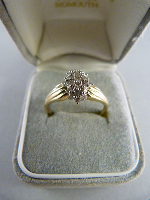 9ct Yellow Gold fancy diamond cluster ring with 21 various size Brilliant cut diamonds Size UK P USA