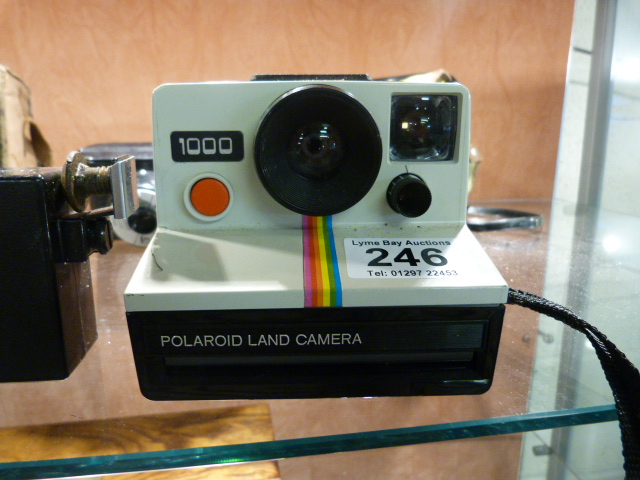 Collection of vintage cameras - to include Brownie 127, Polaroid Land camera etc - Image 5 of 6