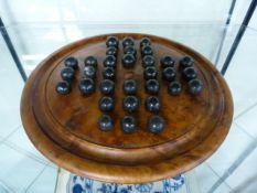 Walnut Solitaire board with black stone marbles (full set)