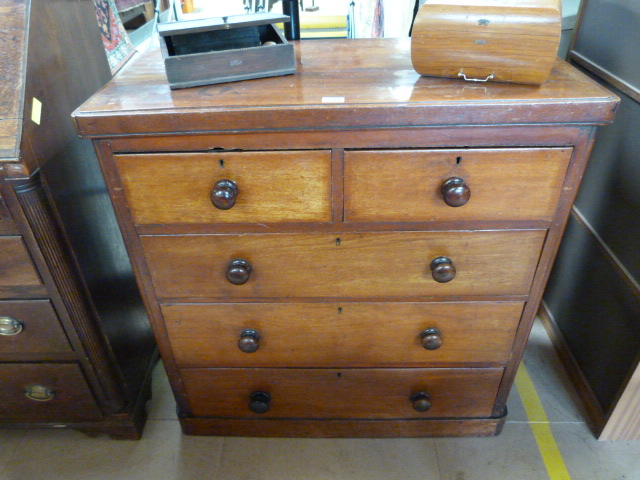 Mahogany chest of 5 drawers