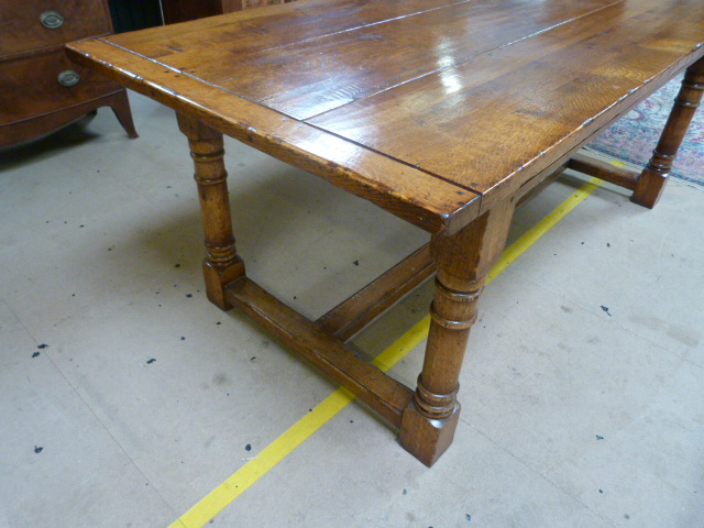 Golden oak french refectory farmhouse style table. The top formed of three panels sitting on heavy - Image 4 of 18