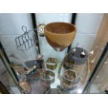 Small quantity of silverplated items - to include one Hallmarked silver spoon, toast rack,
