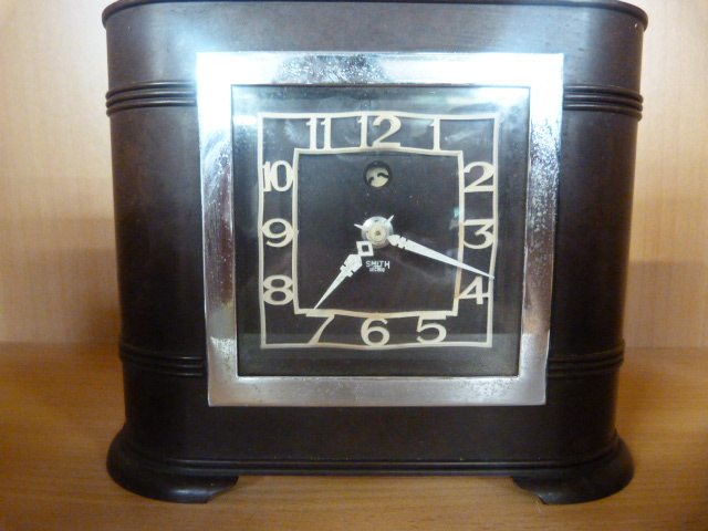 Three Art Deco bakelite electric clocks - Image 8 of 10