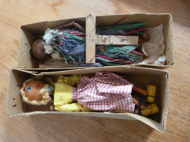 Two boxed Pelham puppets - Simple Dancing Puppet of a Hula lady - boxed with illustration - Image 2 of 2