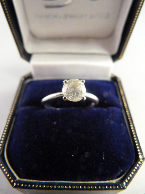 14K white gold Solitaire diamond ring. The Milky stone measures approx 5.9mm in diameter (approx - Image 9 of 16
