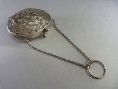 Hallmarked silver purse with repousse decoration - Birmingham 1909 - souvenir from the London