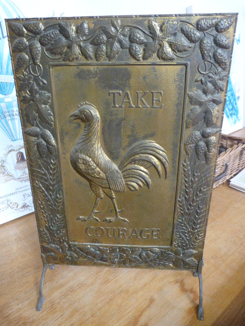 Brass Faced 'Take Courage' fire screen - Image 2 of 2