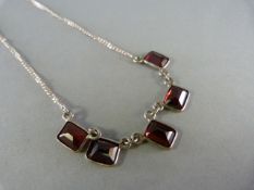 Silver Garnet set Necklace