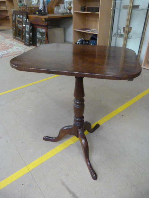 Rectangular mahogany tip up side table on tripod base