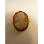 Victorian 9ct Gold cameo brooch approx 27.25mm x 21.5mm across of an Ancient Goddess