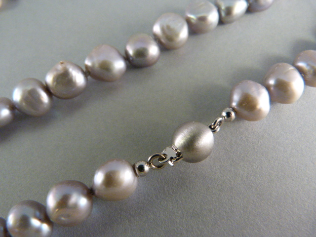 Tahitian pearl necklace with 18carat white Gold clasp with matching bracelet with 14ct white gold - Bild 3 aus 8