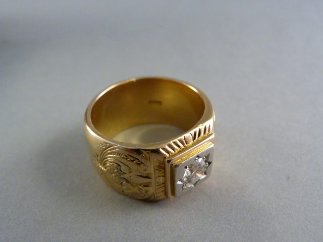 Heavy 18ct Yellow Gold Gents Diamond Ring. The hand carved shank is approx 13mm at its narrowest - Image 4 of 5