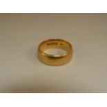 18ct Gold Wedding band approx 7.16mm wide UK - R total weight 9.5g