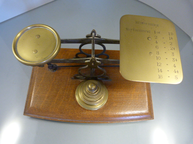 Set of Brass Postage scales sat on an oak base with full set of brass weights - To one of the - Image 2 of 4