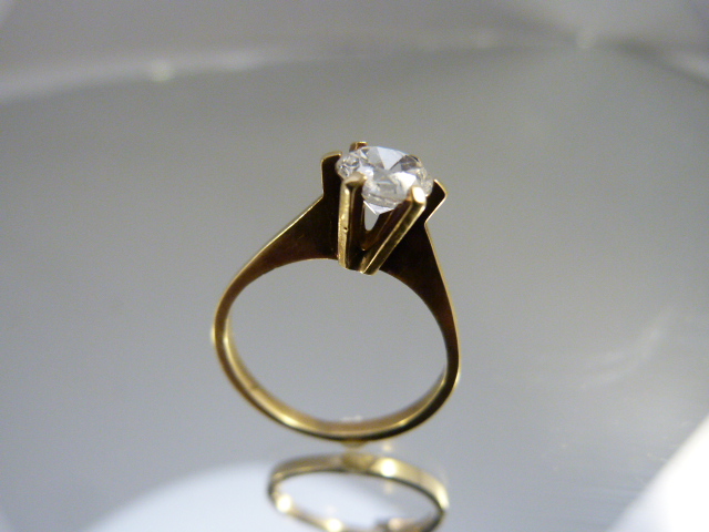 Diamond Solitaire ring 0.75ct (Hallmark illegible) High claw setting. Diamond has internal - Image 5 of 6