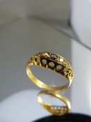 18ct antique Gold ring with Sapphire and Diamonds