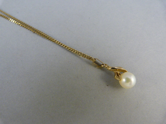 Boxed 14K yellow gold 6.7mm cultured pearl pendant and a 14K chain (20" long) Gross weight 2.7g - Image 3 of 3