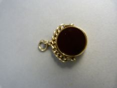 9ct Gold (Birmingham 1903) small swivel seal set with Cornelian and Bloodstone on the other Weight