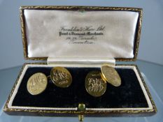 Pair of 9ct gold cufflinks in box Approx weight 9.2g