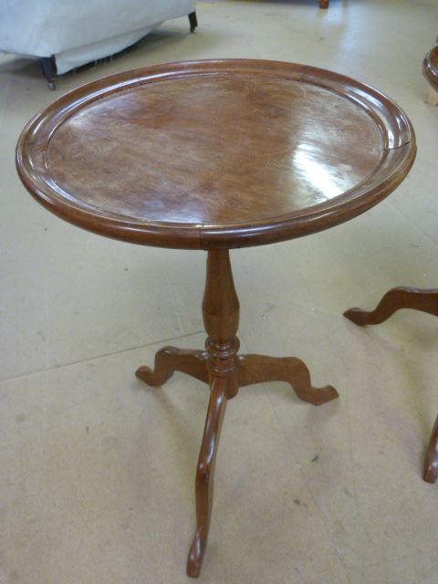 Pair of mahogany pie crust wine tables - Image 2 of 2