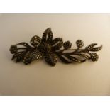 Silver Marcasite floral spray brooch approx 75.5mm x 32.5mm at the widest part