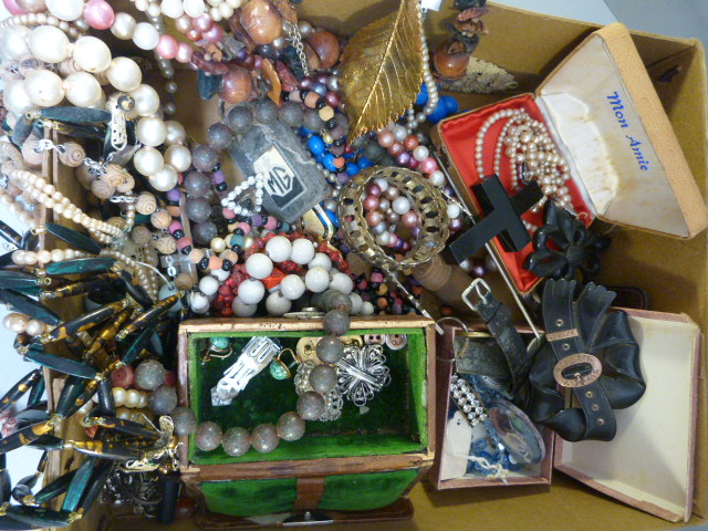 Large collection of various costume jewellery - Image 2 of 2