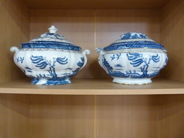 Large collection of blue and white Willow Pattern China - mostly Booths - Image 7 of 8