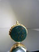 9ct Gold (Birmingham 1906) swivel seal An approx 23.44inc mount diameter cornelian on one side