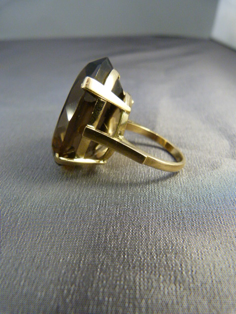 1930’s/1940’s ‘Specimen Ring’ an Edith Sitwell favourite, with a Large oval (Cairngorm), Smokey - Image 2 of 10