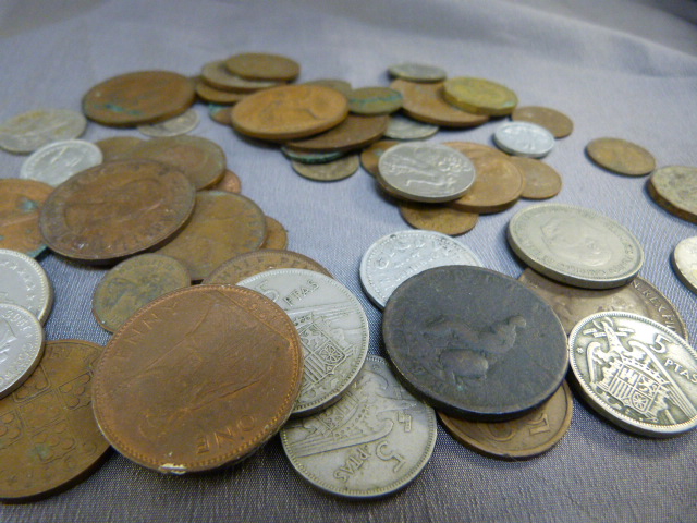 Small collection of various foreign coins - Image 4 of 4