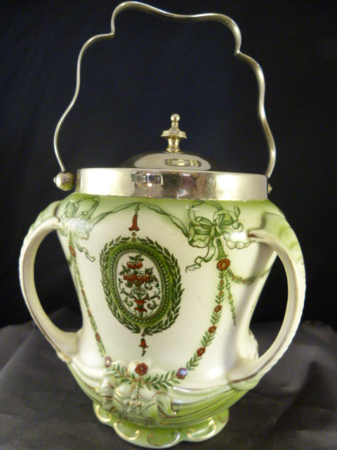 Royal Devonware tri-handled biscuit barrel with silver plated lid and handle. Foliate design to - Image 9 of 12
