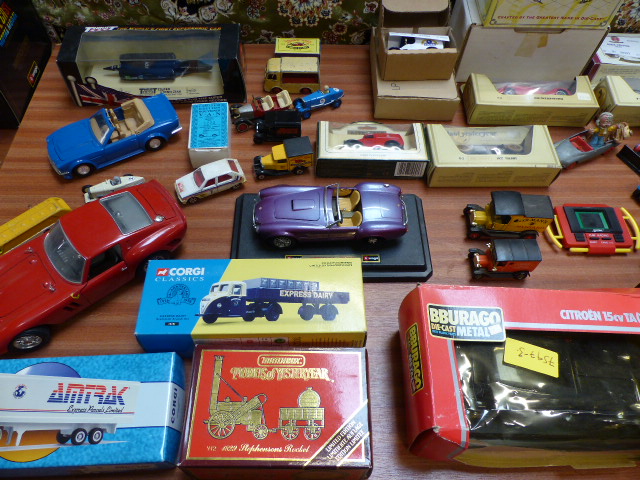 Large quantity of boxed toy cars to include Corgi, Burago Diecast, Models of Yesteryear, Matchbox - Image 3 of 10