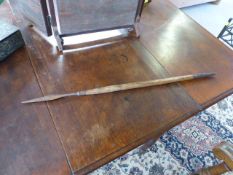 African ceremonial spear with carved handle in the form of a leaf - Total length 85cm