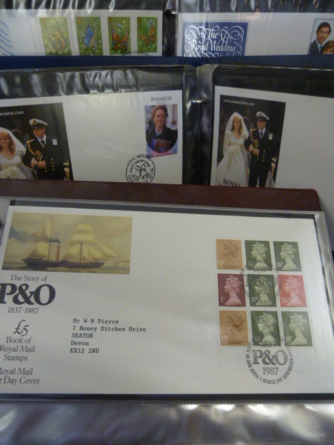 Box containing First Day Cover albums and empty stamp albums - Image 11 of 18