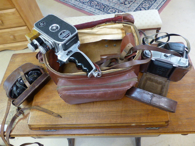 Camera bag containing - Binoculars 8 x 30, 1 Bolex B8SL Cine camera 8mm, 1 Halina Camer 35 - 600, - Image 2 of 10