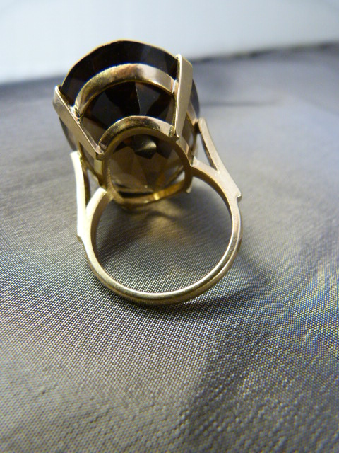 1930’s/1940’s ‘Specimen Ring’ an Edith Sitwell favourite, with a Large oval (Cairngorm), Smokey - Image 8 of 10