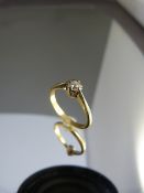 18ct Gold diamond solitaire - bright clean diamond.UK - L Total weight 2.2g