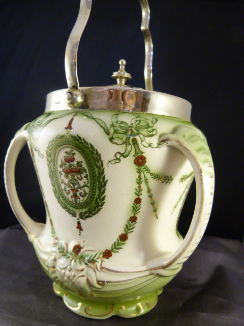 Royal Devonware tri-handled biscuit barrel with silver plated lid and handle. Foliate design to - Image 11 of 12