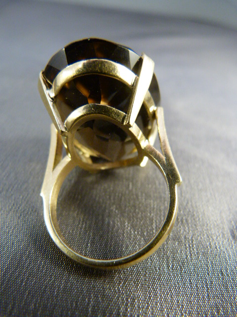 1930’s/1940’s ‘Specimen Ring’ an Edith Sitwell favourite, with a Large oval (Cairngorm), Smokey - Image 10 of 10