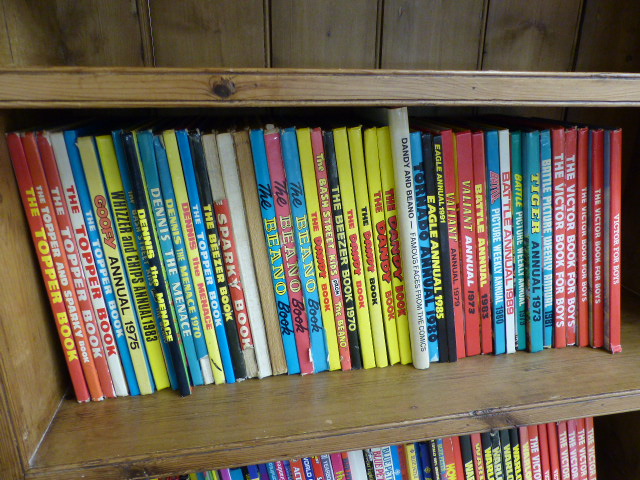 Collectable annuals - Large collection of various annuals to include Dandy, Beano, Warlord Victor - Image 3 of 10