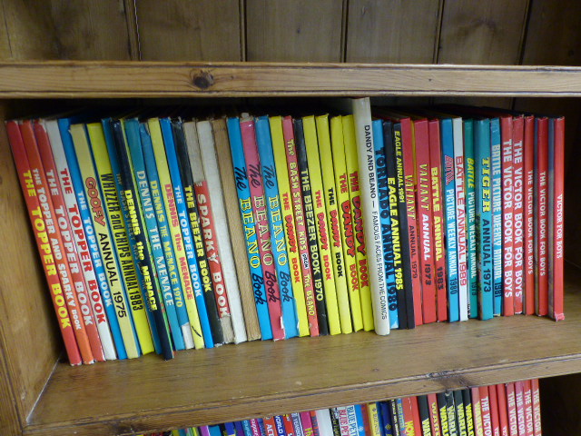 Collectable annuals - Large collection of various annuals to include Dandy, Beano, Warlord Victor - Image 4 of 10