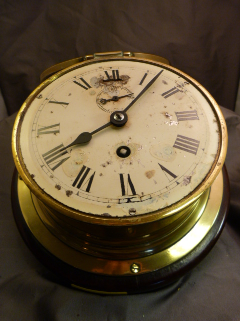 C.1950's/60's Nautical Ship's Bulkhead brass clock. Enamelled face with Roman Numerals, appears to - Image 4 of 5