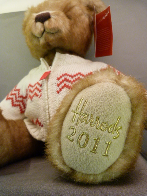 Five various collectible Harrods Teddy Bears - Harrods 2010, Harrods 2012, Harrods 2011, Harrods - Image 3 of 15