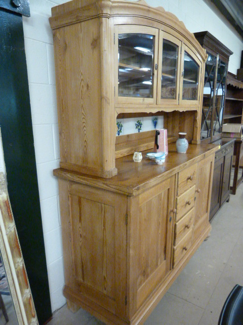 Large pine dresser with cupboards and drawers - Image 2 of 7