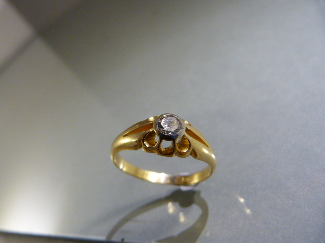 15ct Gold Gents Solitaire Diamond Ring, An approx ¼ ct spread Old Cut Diamond, otherwise quite - Image 2 of 2