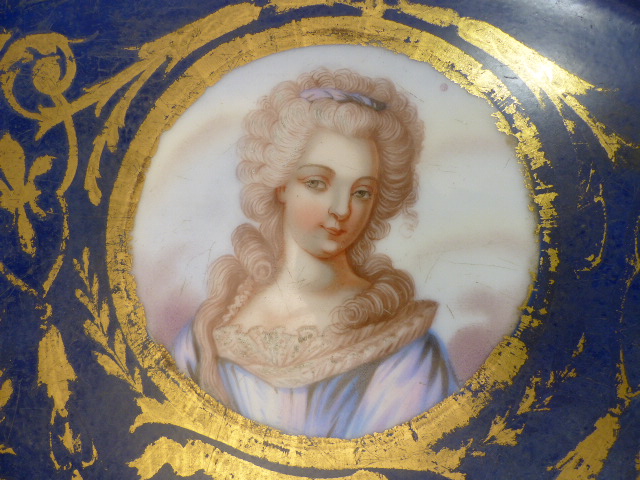 SEVRES - Large Antique French Sevres charger depicting Louis XVI and his wives. Stamped Verso by the - Image 5 of 13